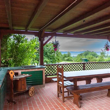 La Tegolaja Belvedere Con Piscina アパート カパンノリ