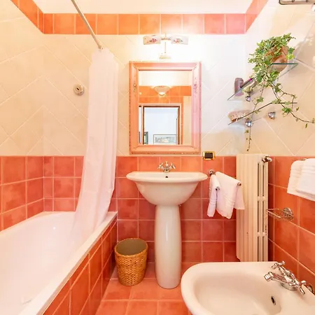 アパート La Tegolaja Belvedere Con Piscina カパンノリ