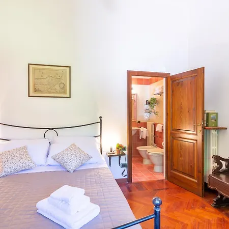 La Tegolaja Belvedere Con Piscina アパート カパンノリ