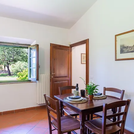 La Tegolaja Belvedere Con Piscina アパート カパンノリ